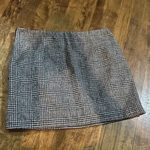 Black and White houndstooth Plaid Skirt